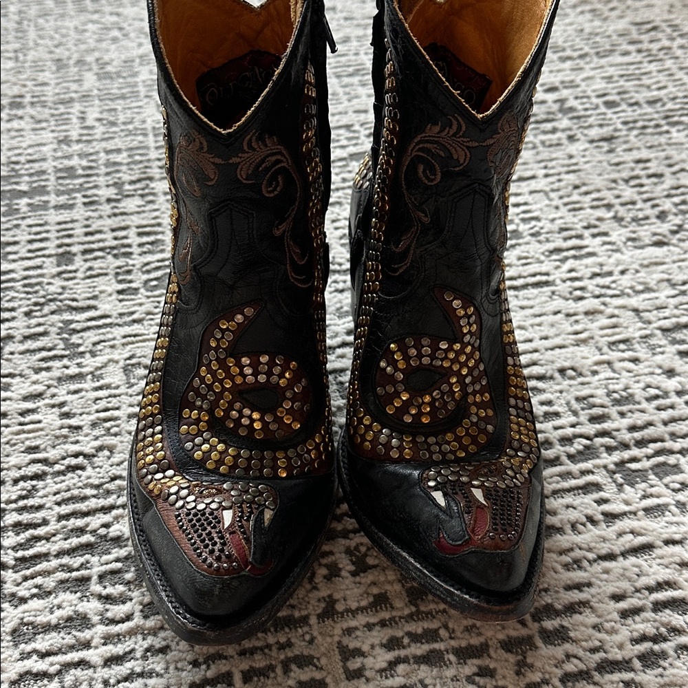 Old Gringo RARE Studded Black and Gold Western Boots - Picture 7 of 7